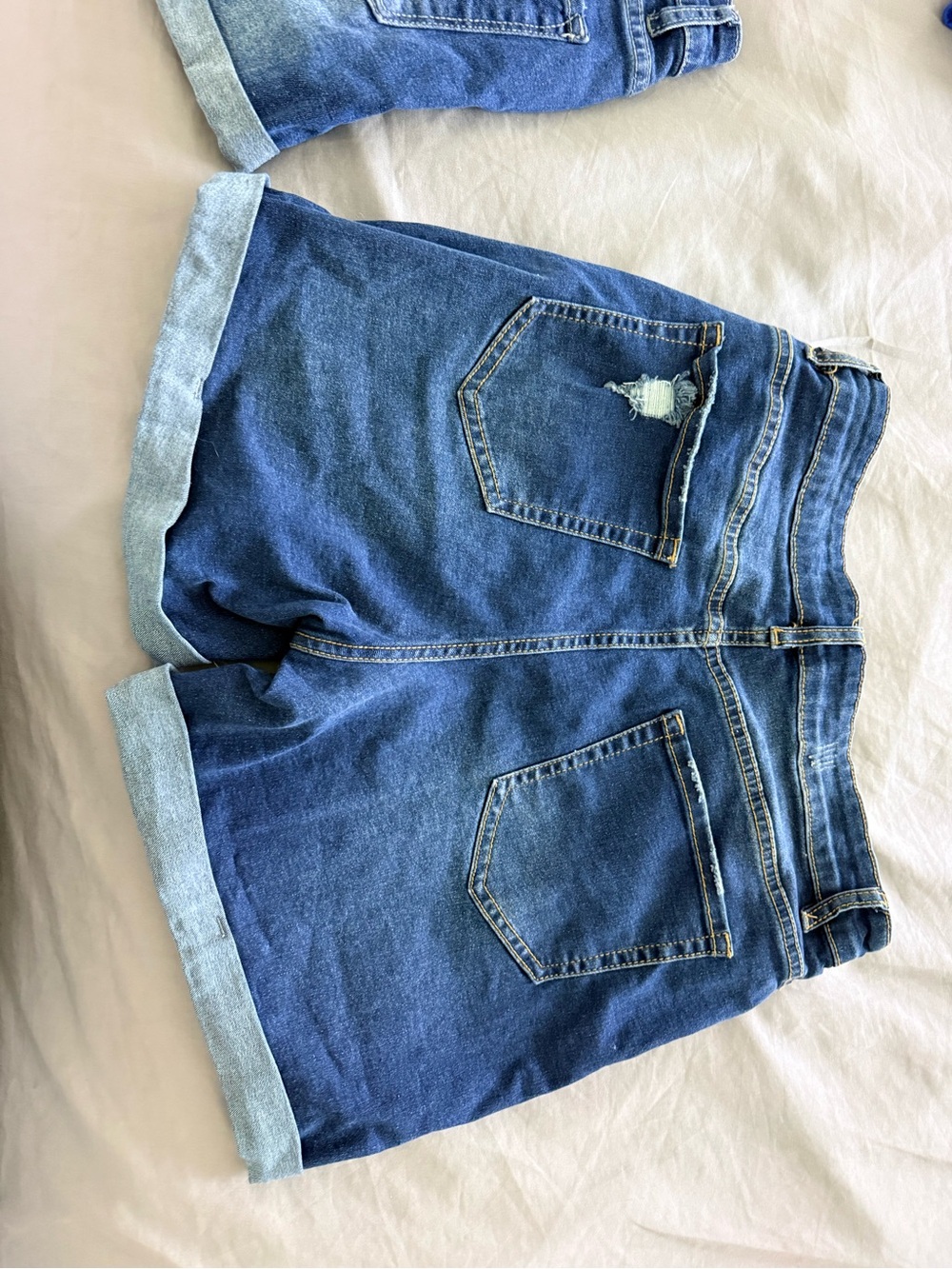 Amazon Women's Distressed Denim Shorts - Blue - Picture 4 of 6